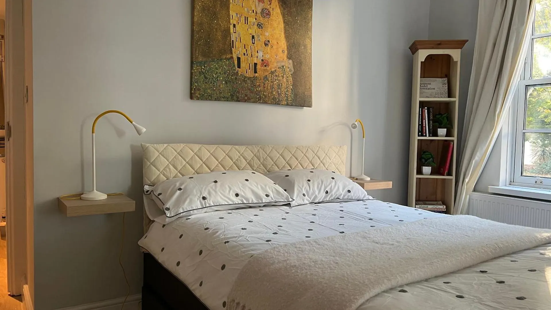 아파트 Stylish Apt In A 1938 Building With Parking 런던